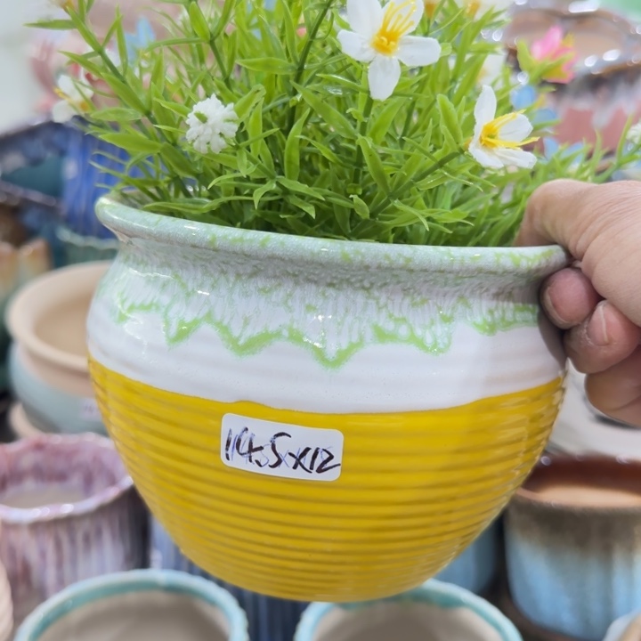 凑9块包邮，有孔，陶瓷花盆