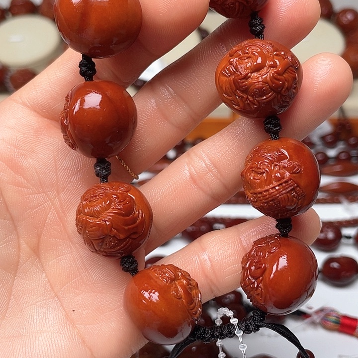 橄榄核手串飞****扰玉化财神