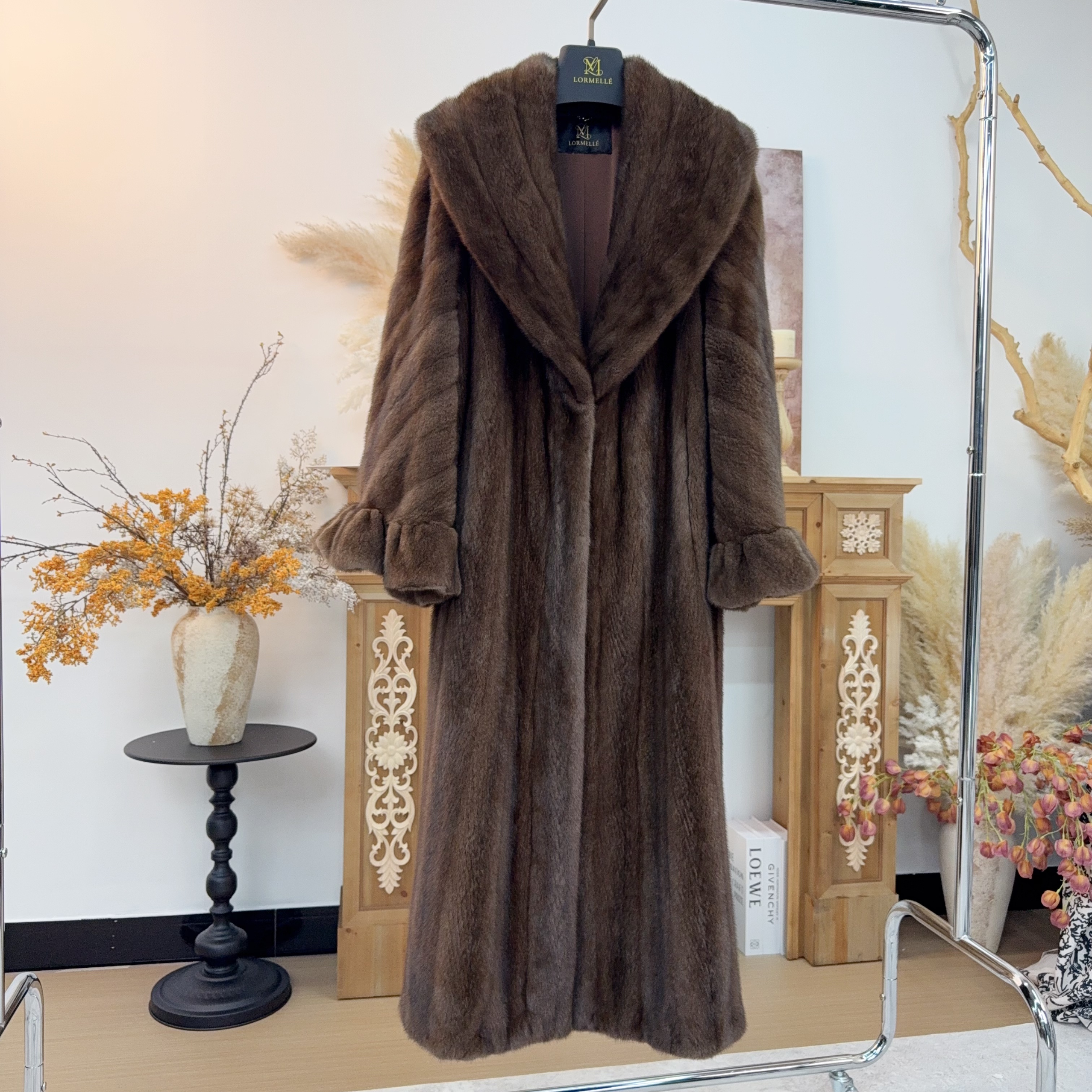 珞媄「摩卡深咖·雾绒长裘」长款进口冬季皮草外套设计师款9586