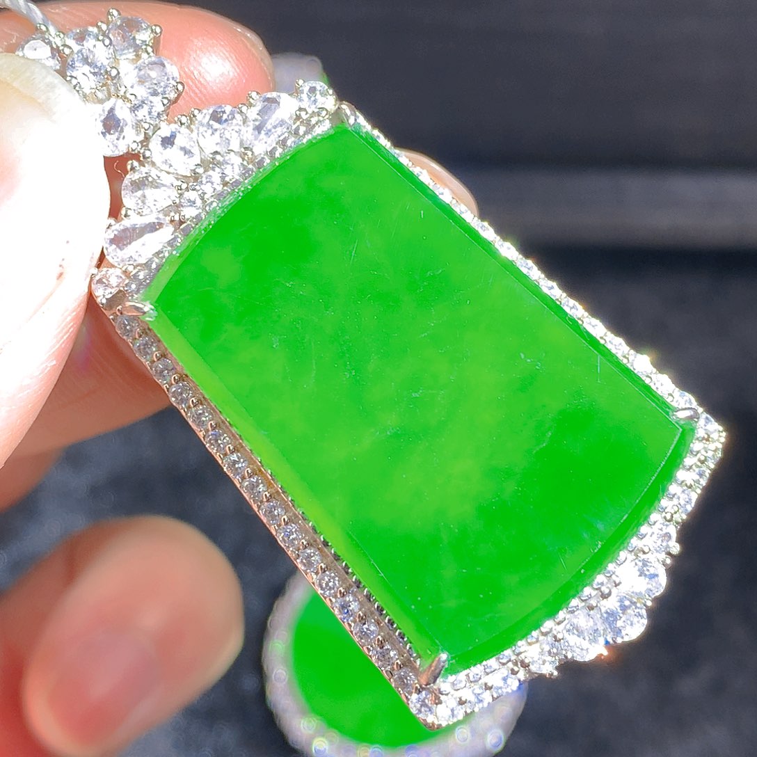 翡翠颈饰银S925镶嵌吊坠