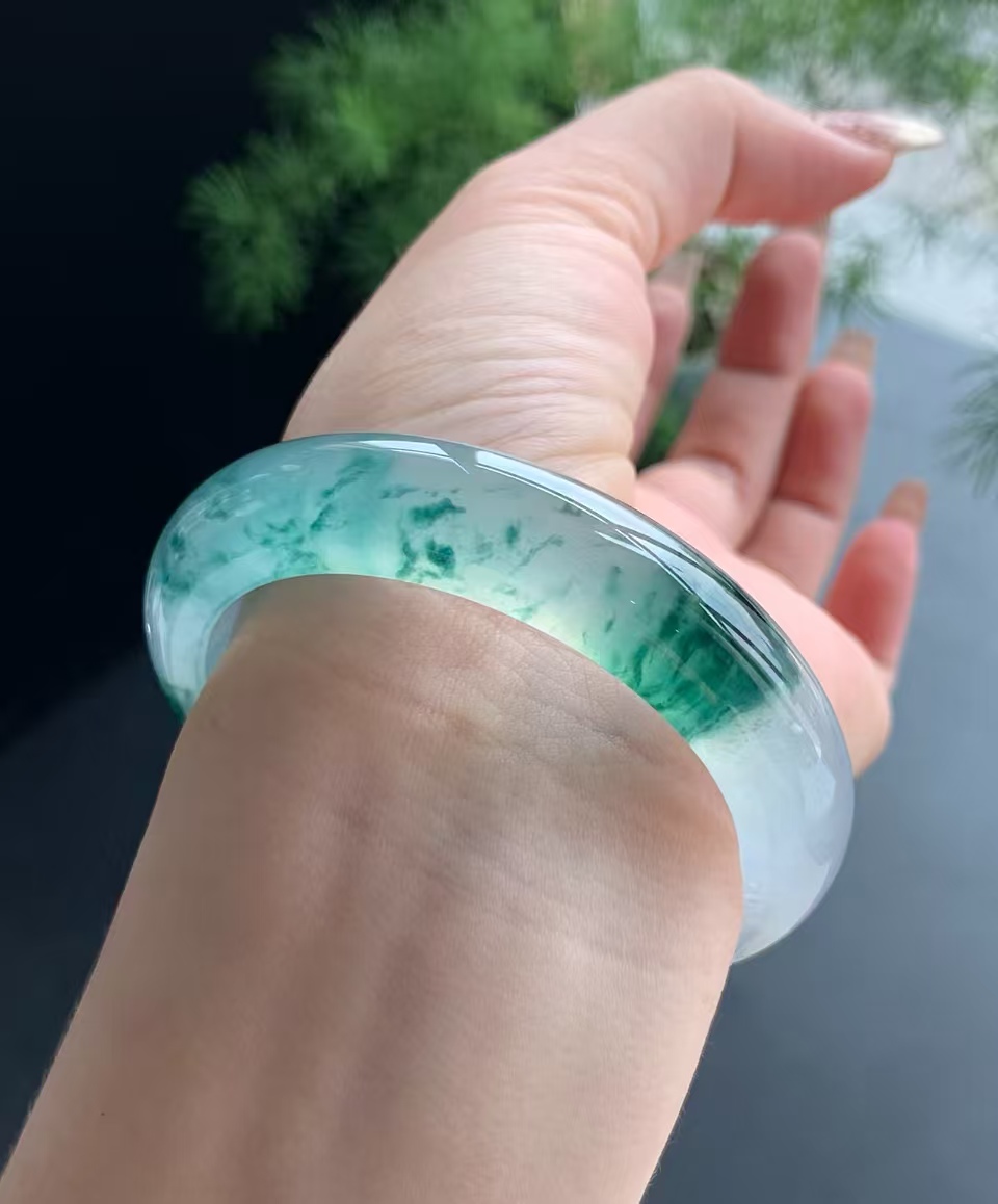 高冰飘花翡翠手镯