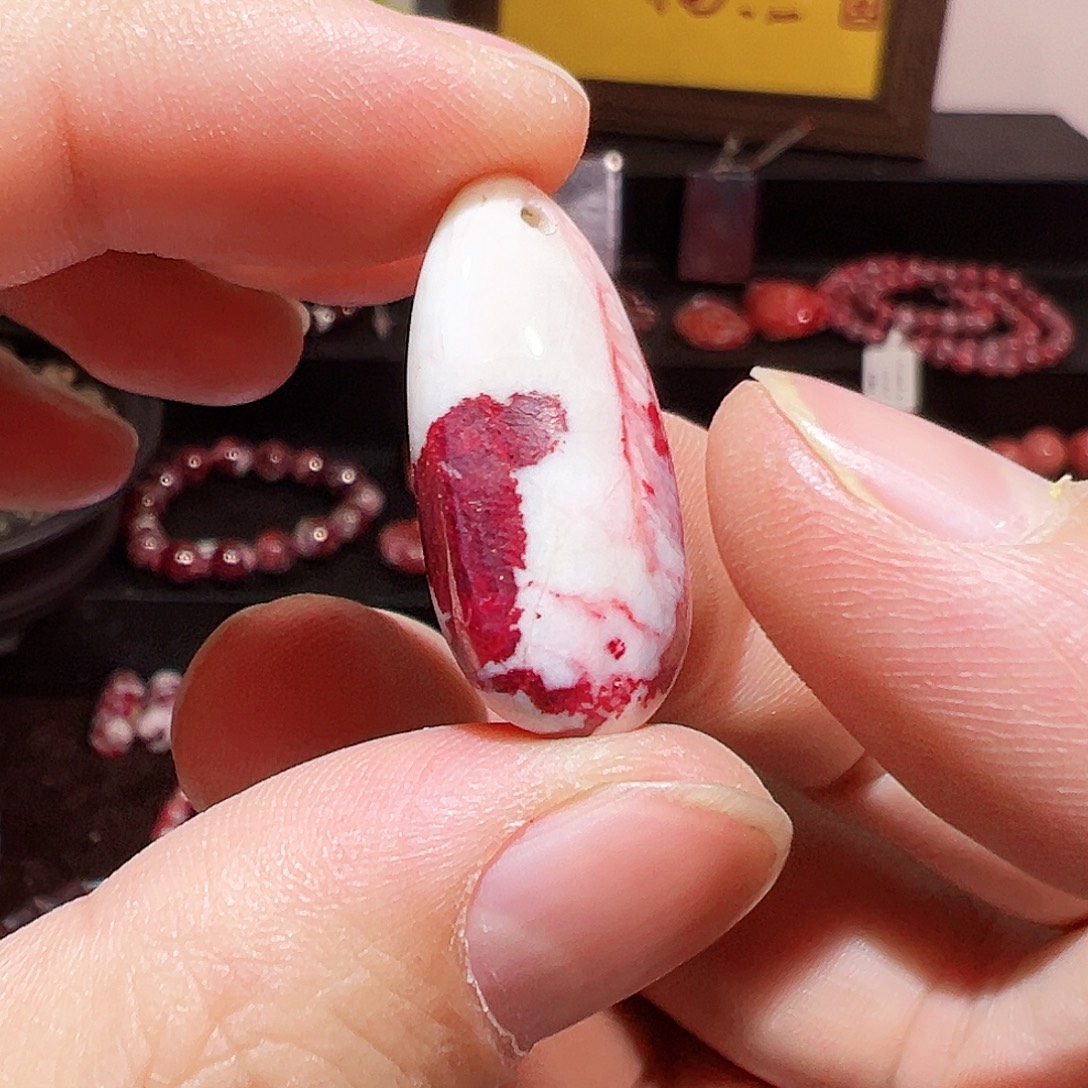 天然辰砂纯天然吊坠