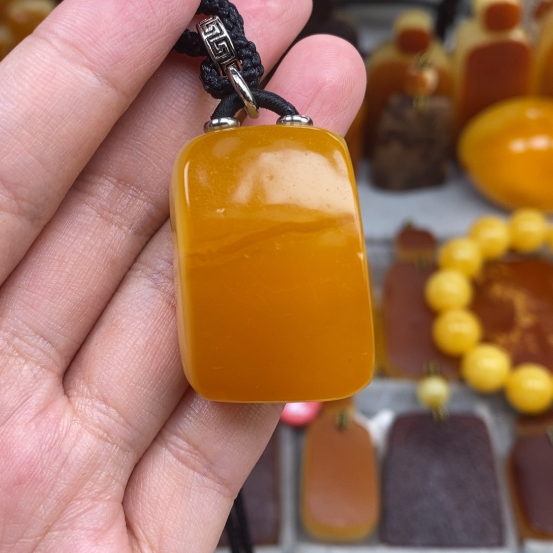 琥珀未镶嵌珠宝奇石