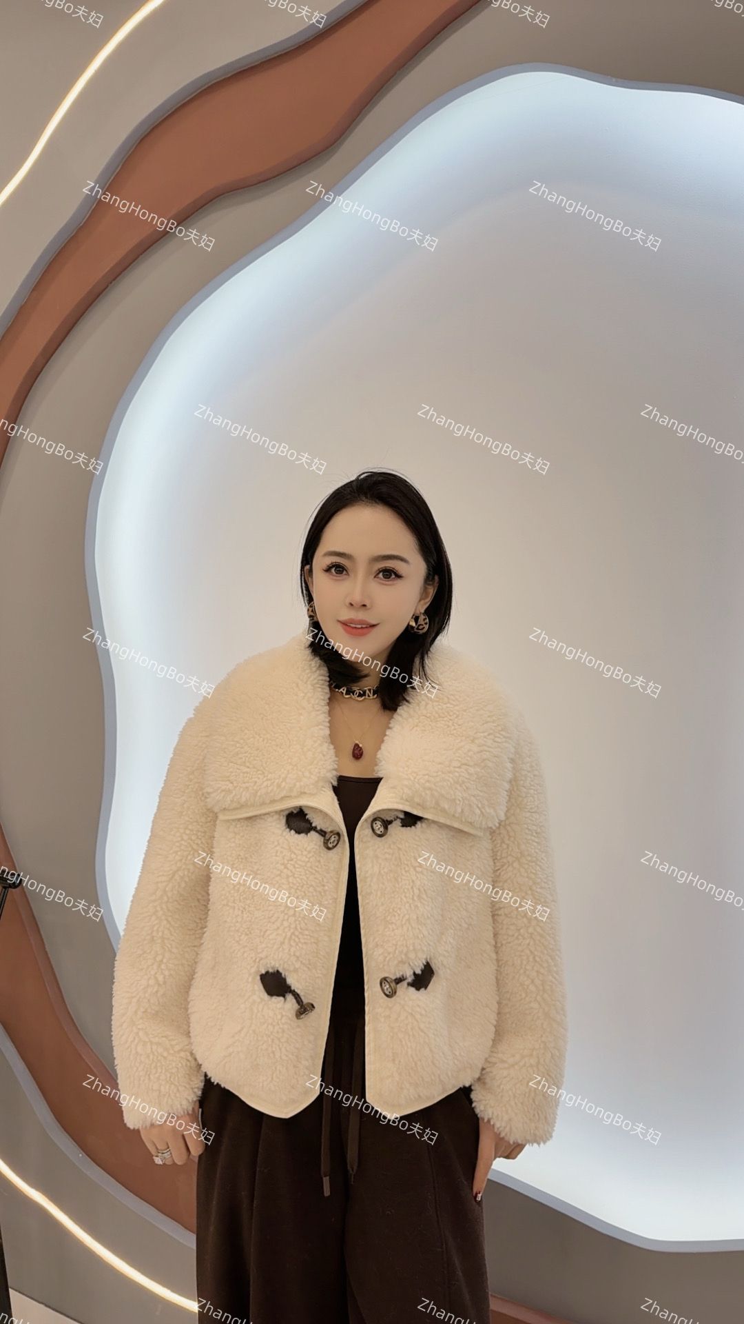 【张洪波夫妇】90254女士高奢潮流百搭上衣2516