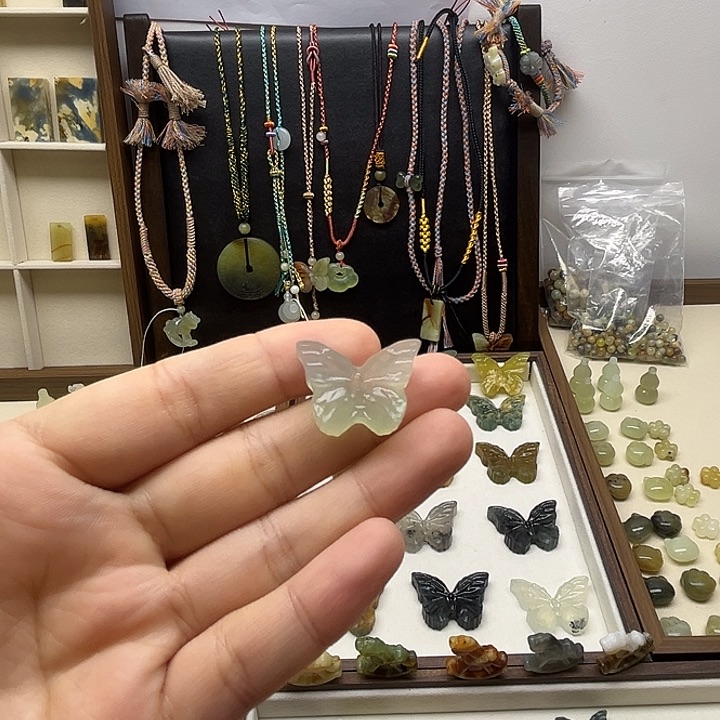 蛇纹石玉未镶嵌吊坠(不含链)