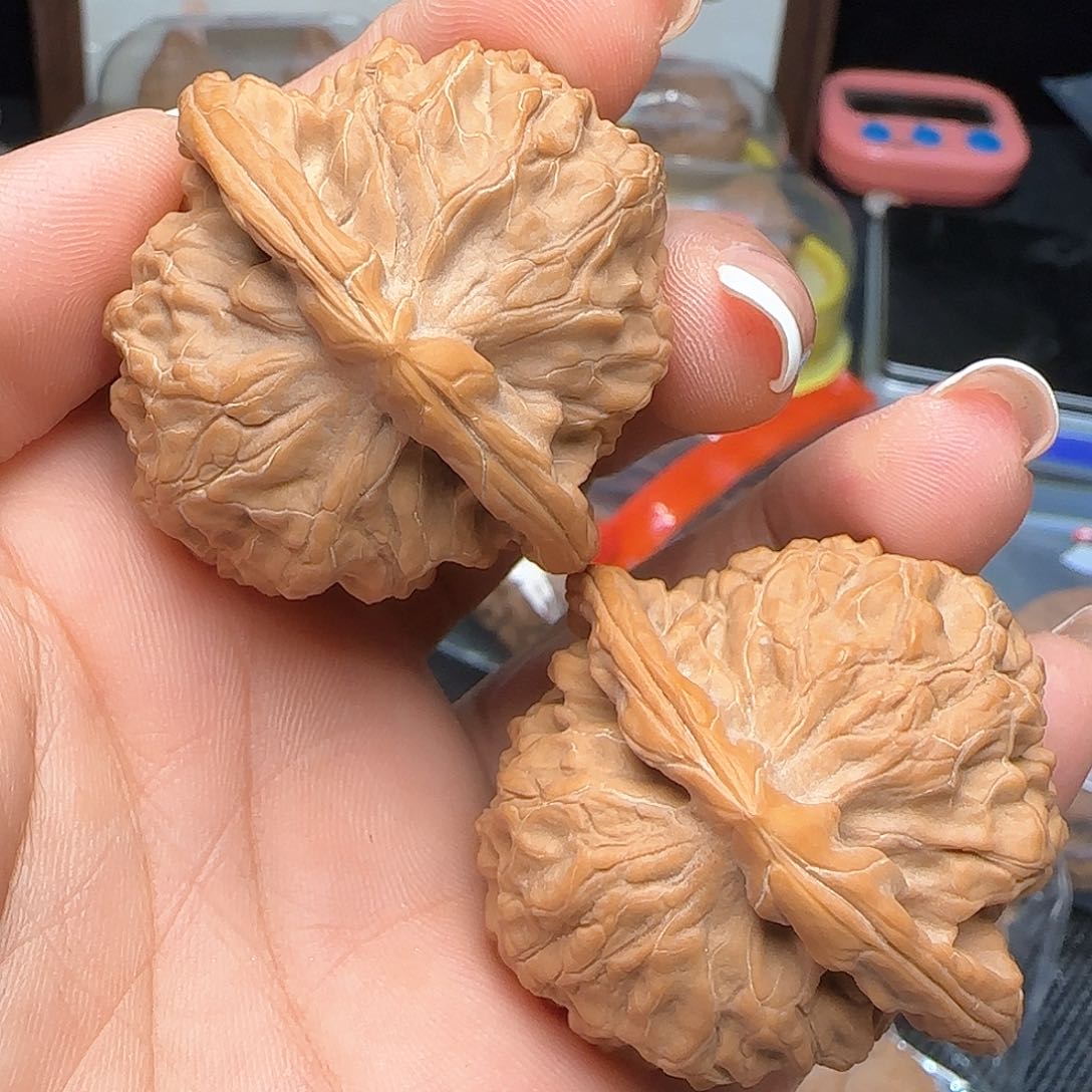 文玩核桃吊坠43金麒麟