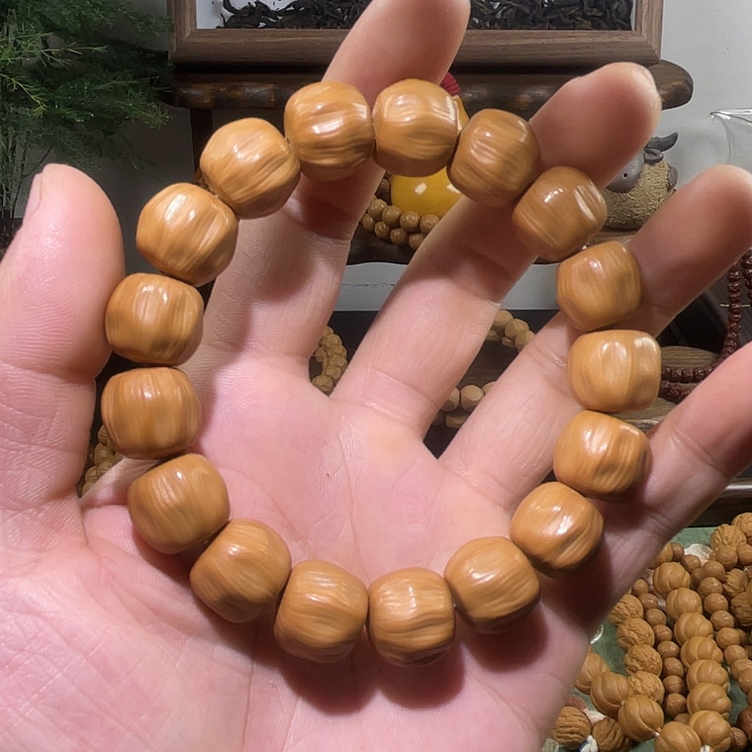 猴头核桃吊坠拉丝奶酪酥