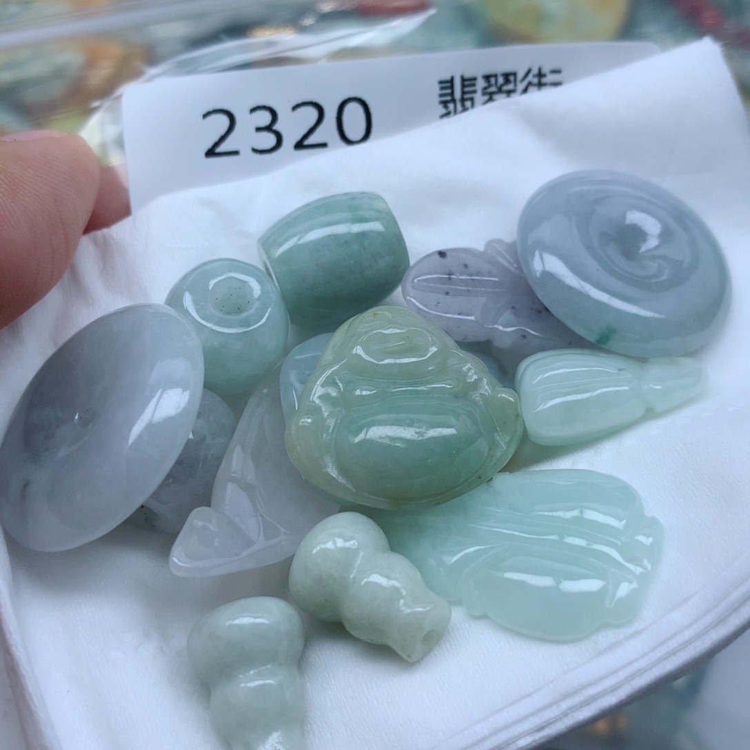 翡翠未镶嵌颈饰翡翠