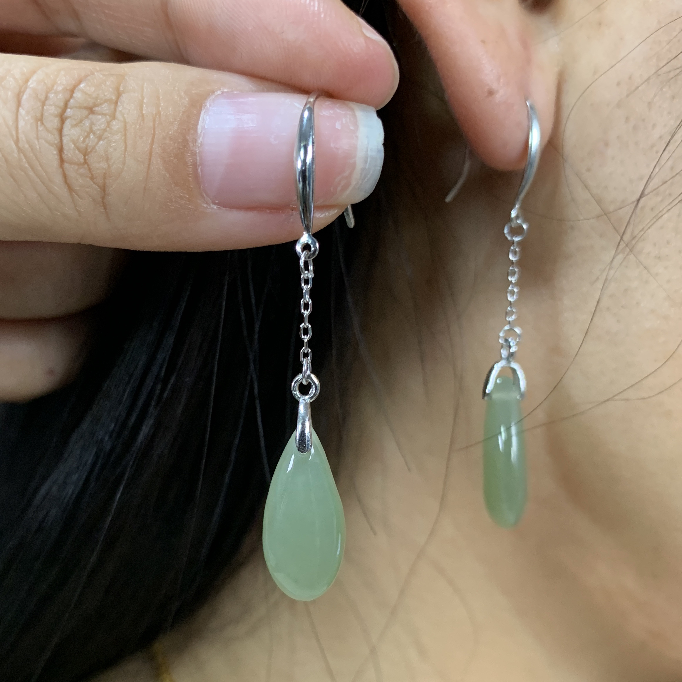 天然和田玉青白玉水滴耳环冰底耳坠925银耳钩银镶玉18*8mm左右