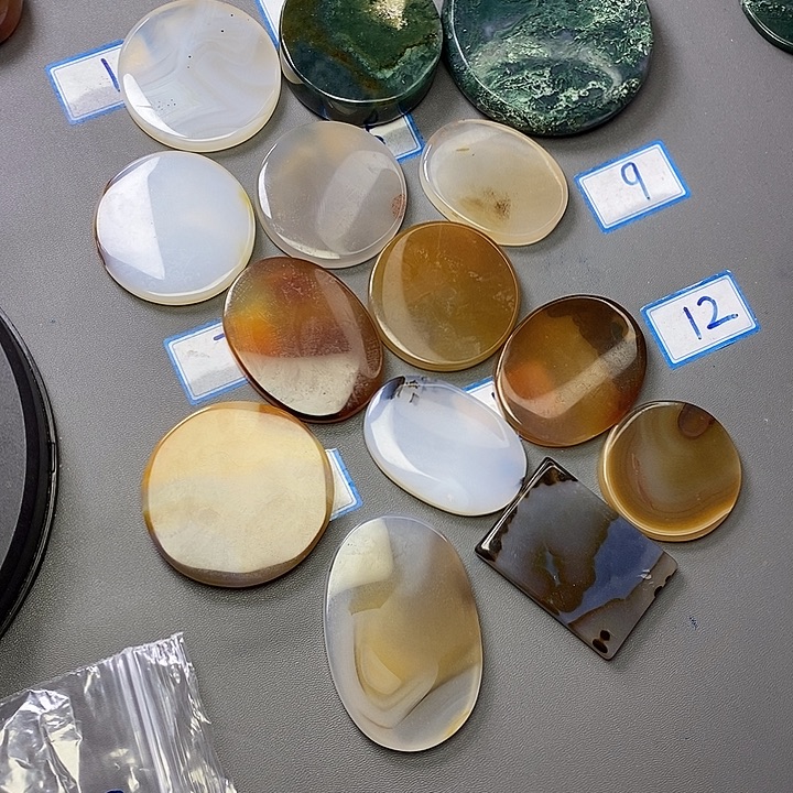 郭***）玛瑙/玉髓未镶嵌珠宝半成品