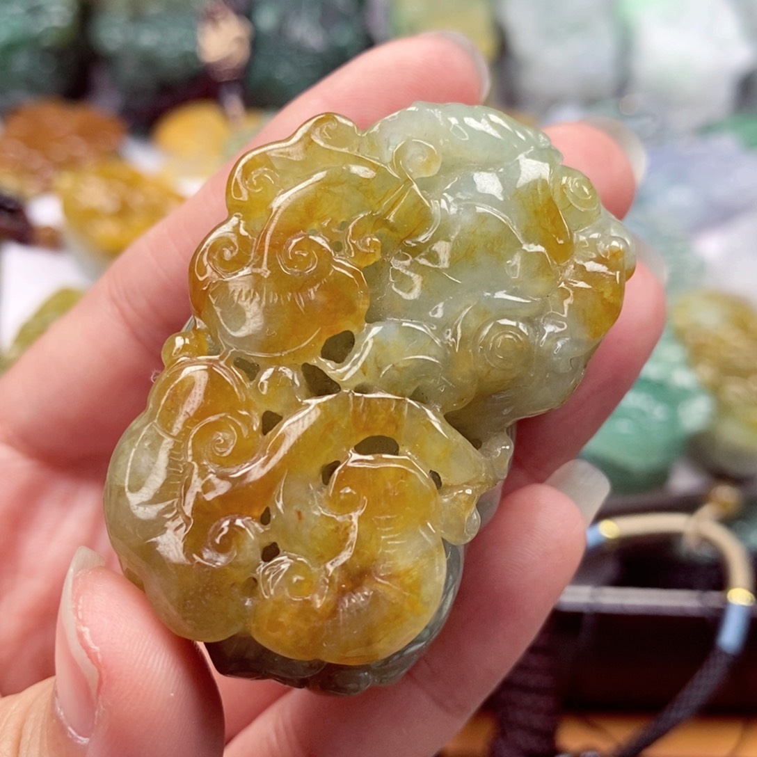 翡翠颈饰未镶嵌翡翠