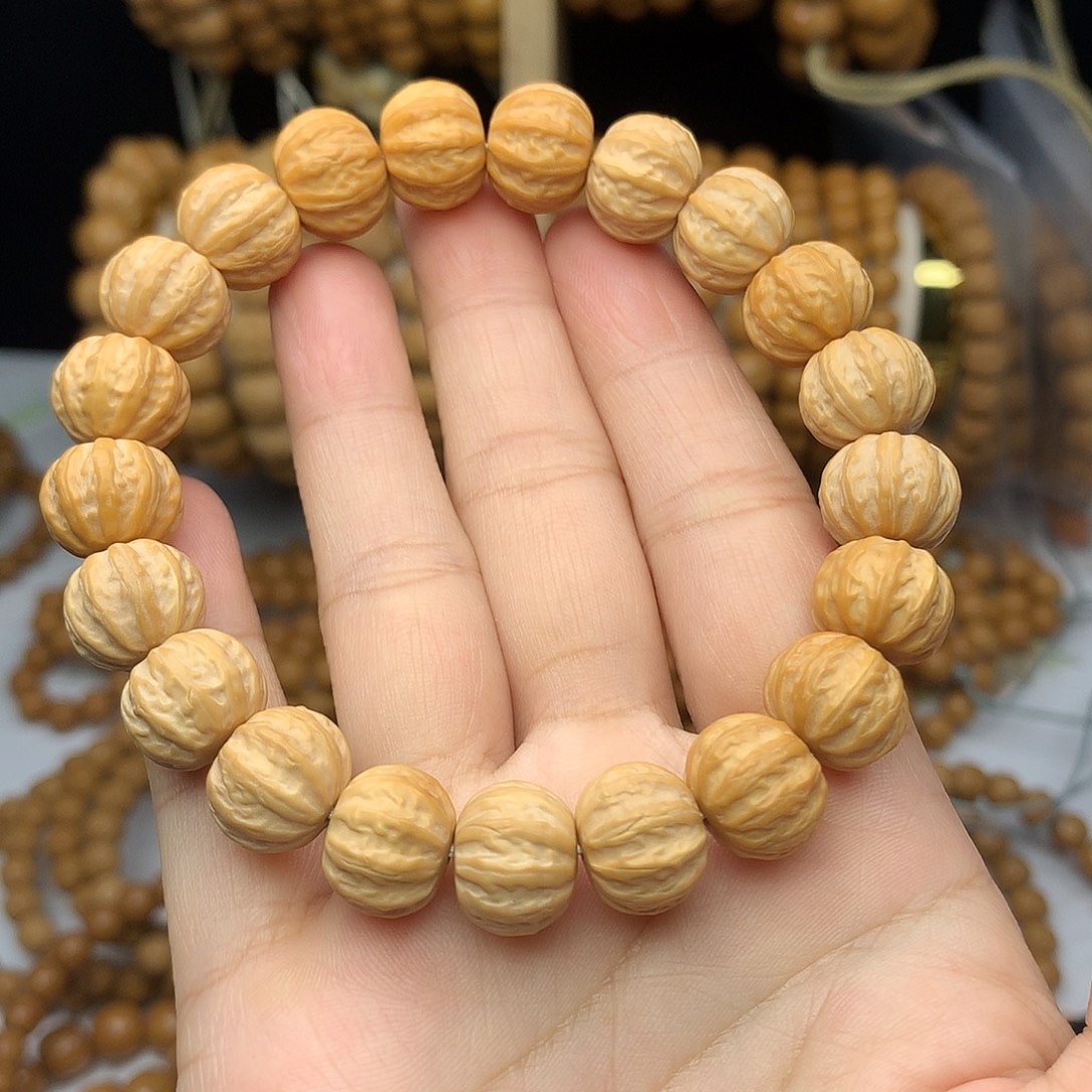 张***栓手串猴头核桃猴头京八棱