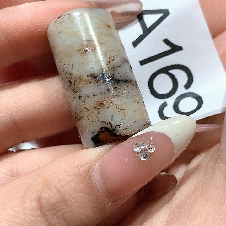 和田玉未镶嵌颈饰景**视