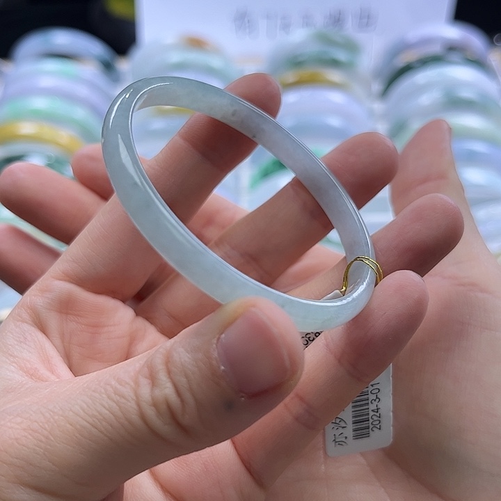 翡翠手链未镶嵌盼盼