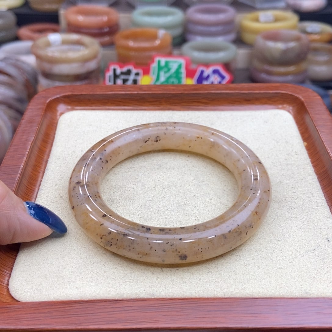 石英质玉手镯未镶嵌