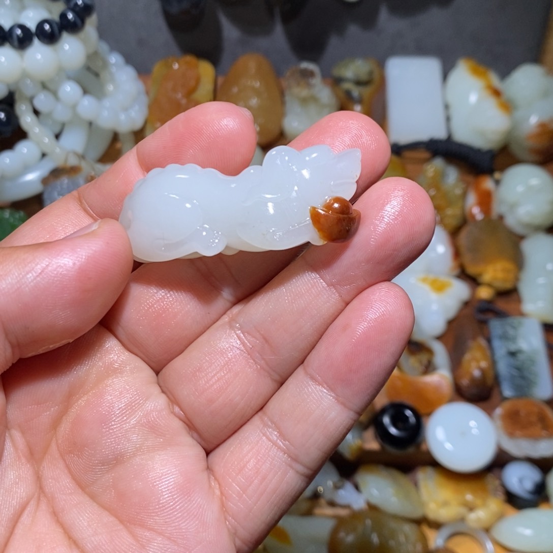 和田玉颈饰未镶嵌收*