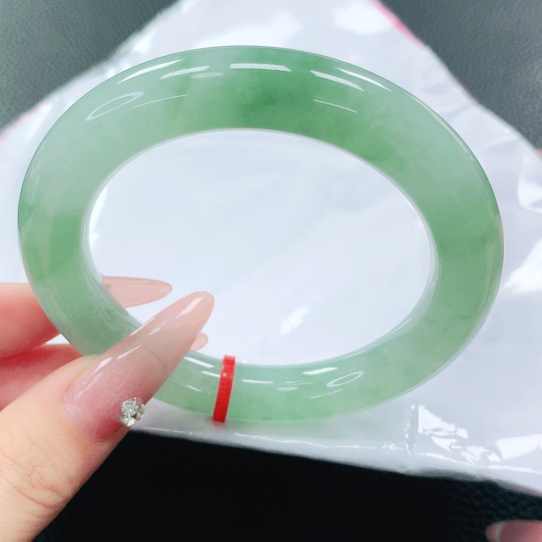 翡翠未镶嵌手镯55圈