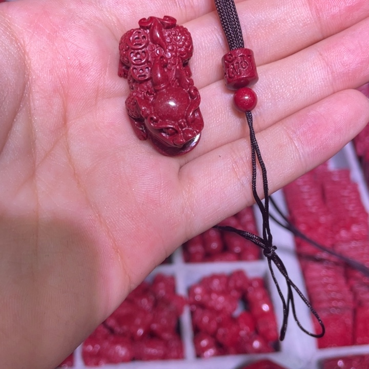 天然辰砂紫金砂貔貅吊坠