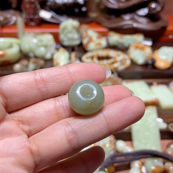 岫岩河磨玉（透闪石质玉）手链未镶嵌