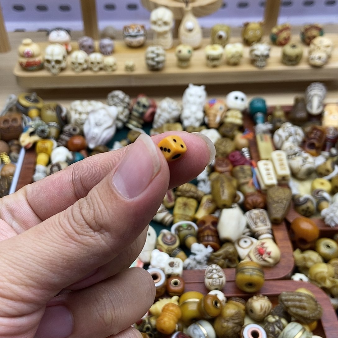 小***像驼骨其他配饰搭配