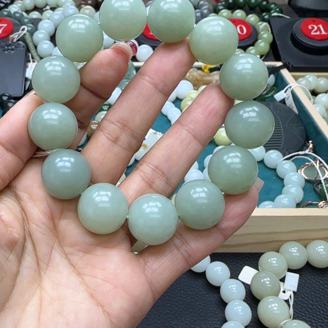 A****和田玉未镶嵌手链