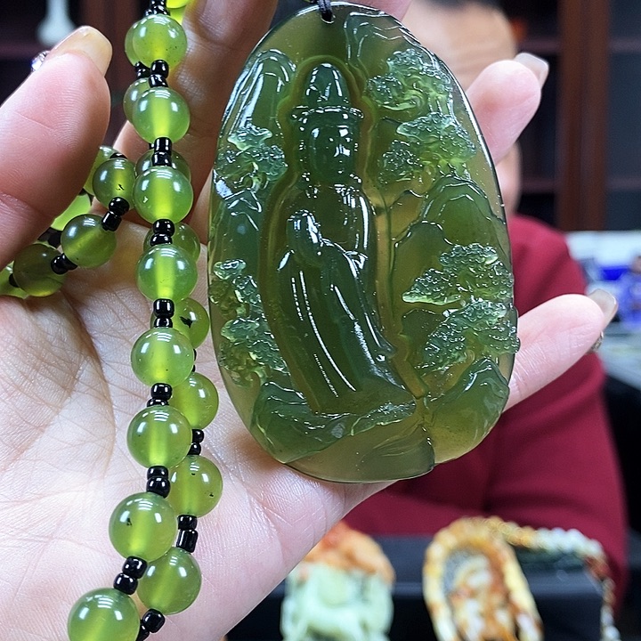 蛇纹石玉吊坠未镶嵌