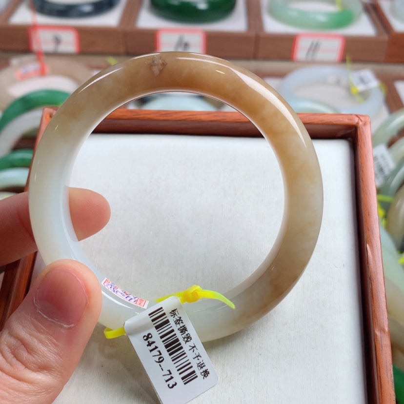 【闪购商品】和田玉手镯未镶嵌54.9