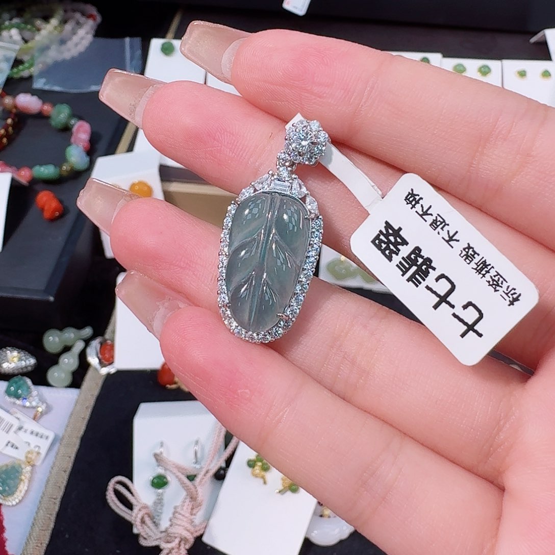 翡翠银S925镶嵌颈饰冰叶子