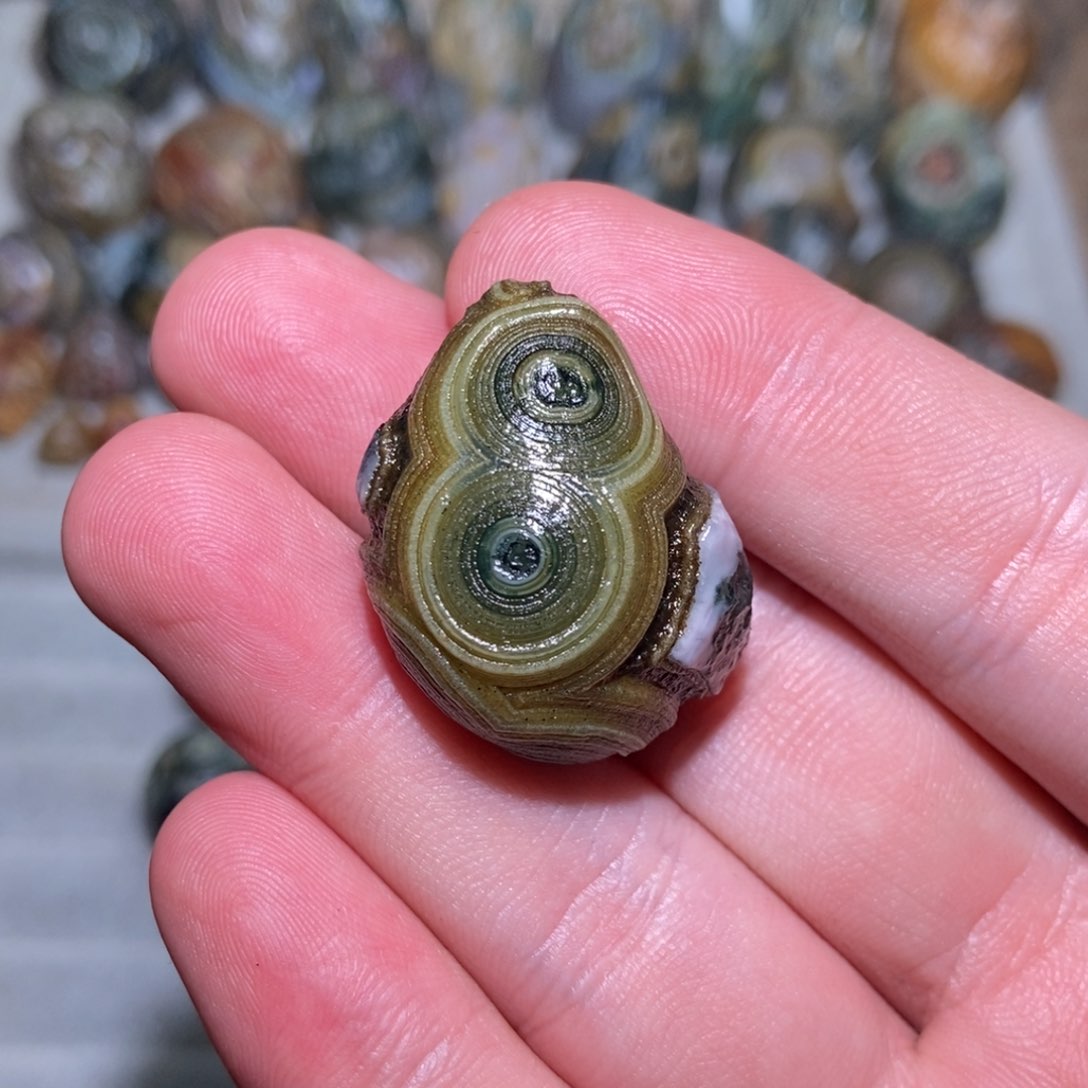 神***头阿拉善戈壁创意饰品