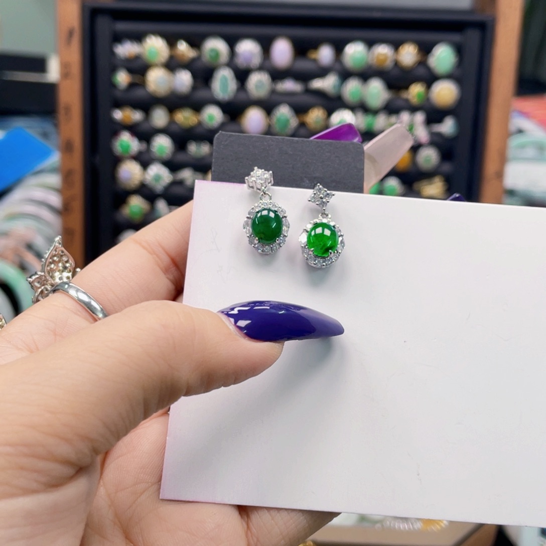 翡翠手镯未镶嵌天然翡翠Ａ货