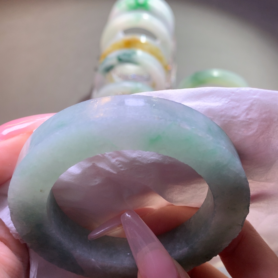 定制翡翠未镶嵌手镯