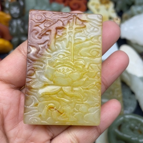 岫岩老玉（透闪石质玉）颈饰未镶嵌100