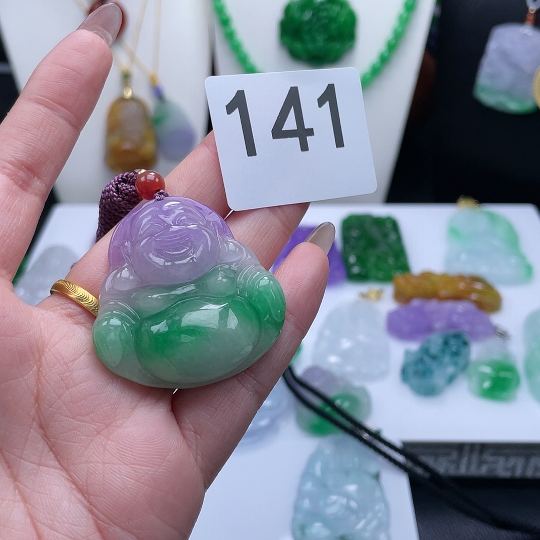 翡翠吊坠(赠链)未镶嵌