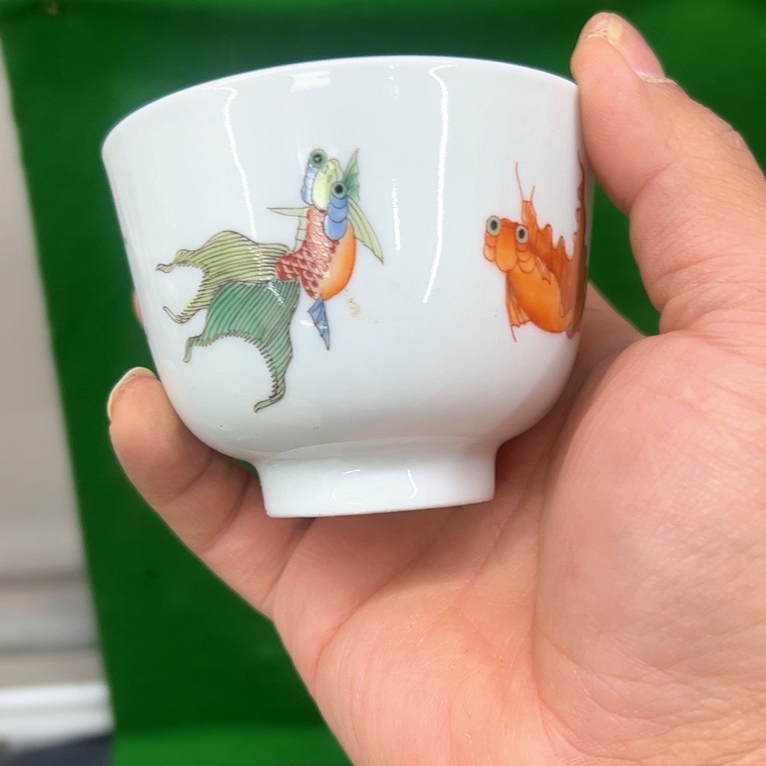 罐粉彩金鱼主人杯一只
