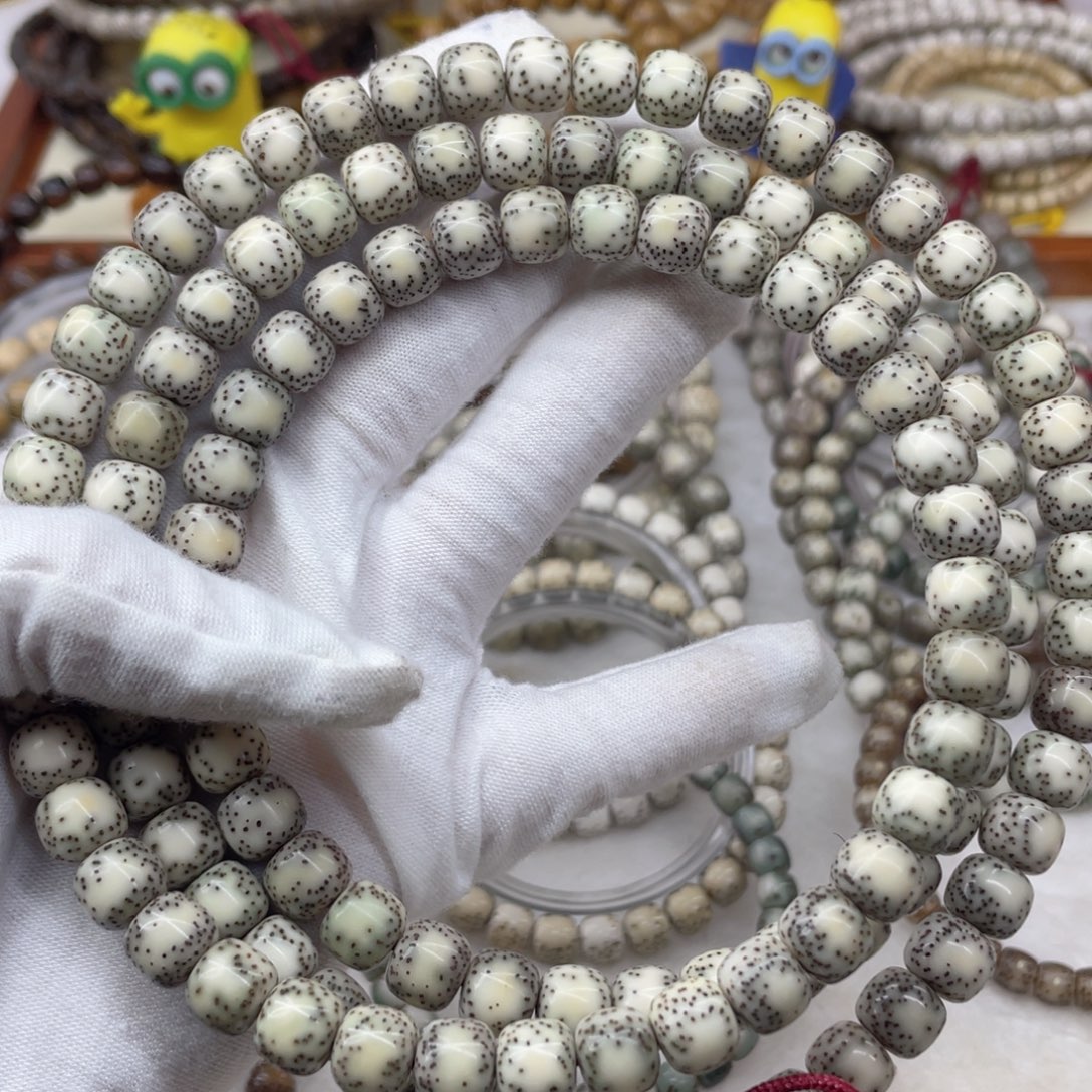 吊坠星月菩提侧留白