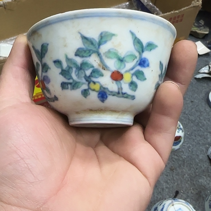 摆件二****人陶瓷青花斗彩杯子