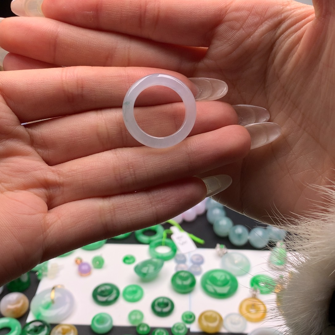 翡翠戒指未镶嵌戒圈