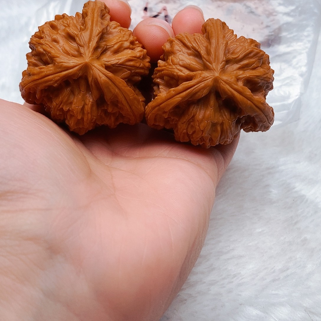 田***猫文玩核桃吊坠三棱