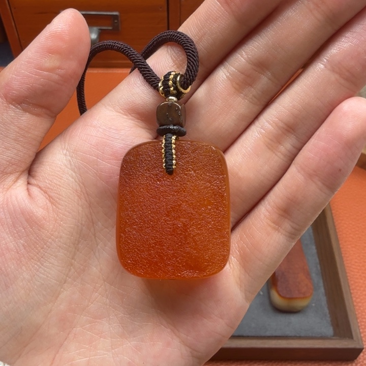 蜜蜡未镶嵌吊坠(赠链)