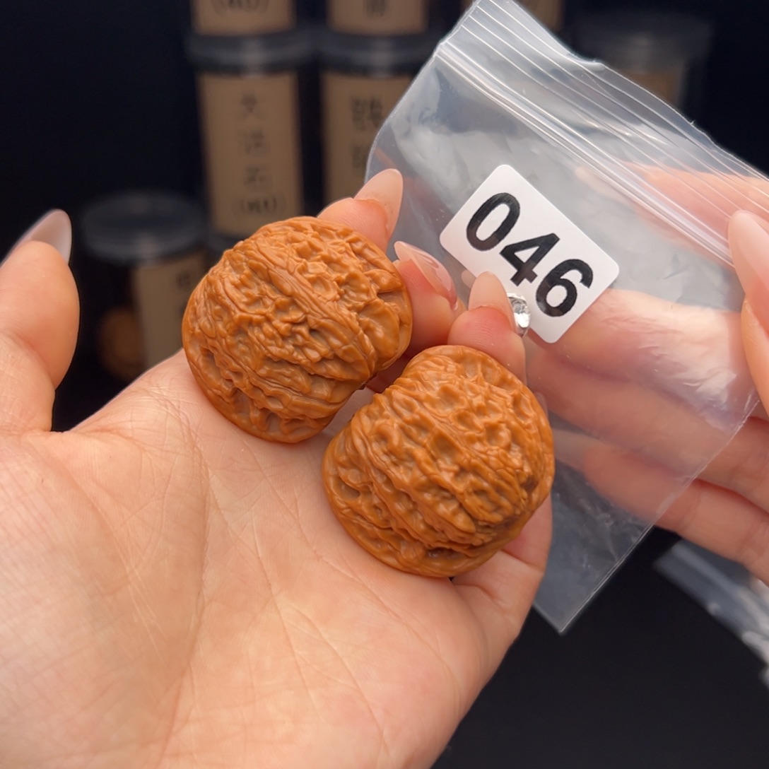 霖***总文玩核桃吊坠磨盘