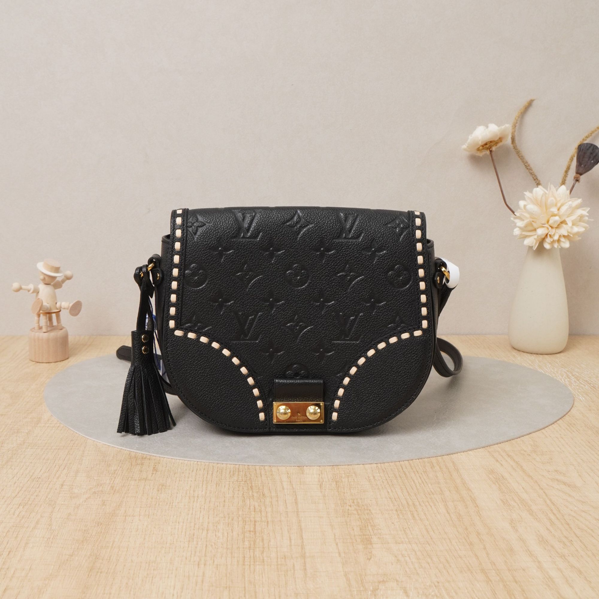 95新 LouisVuitton/路易威登 Junot马鞍包黑色牛皮/DS037479