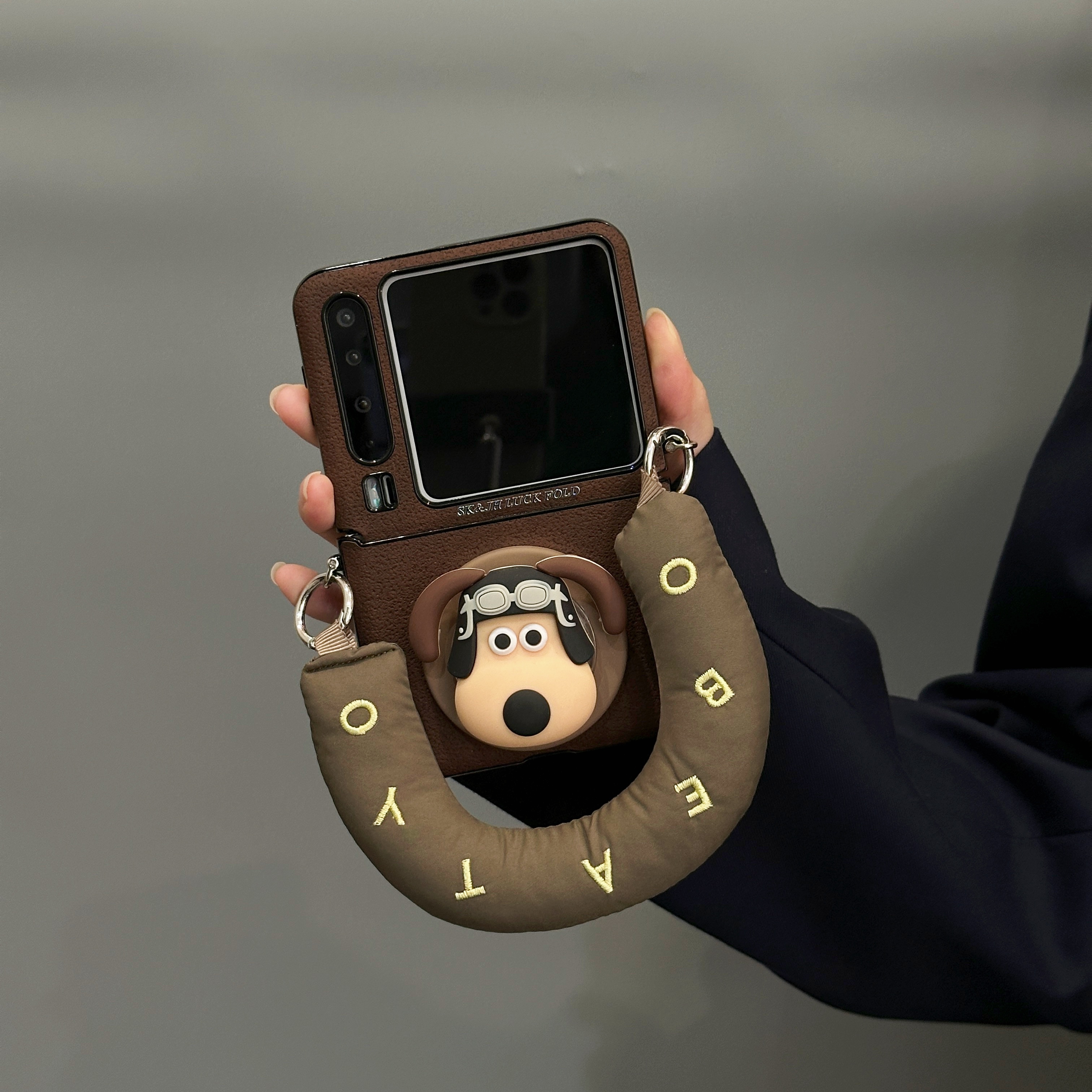 适用华为PuraX典藏版手机壳折叠屏棕月坑纹磁吸掌门狗支架保护套