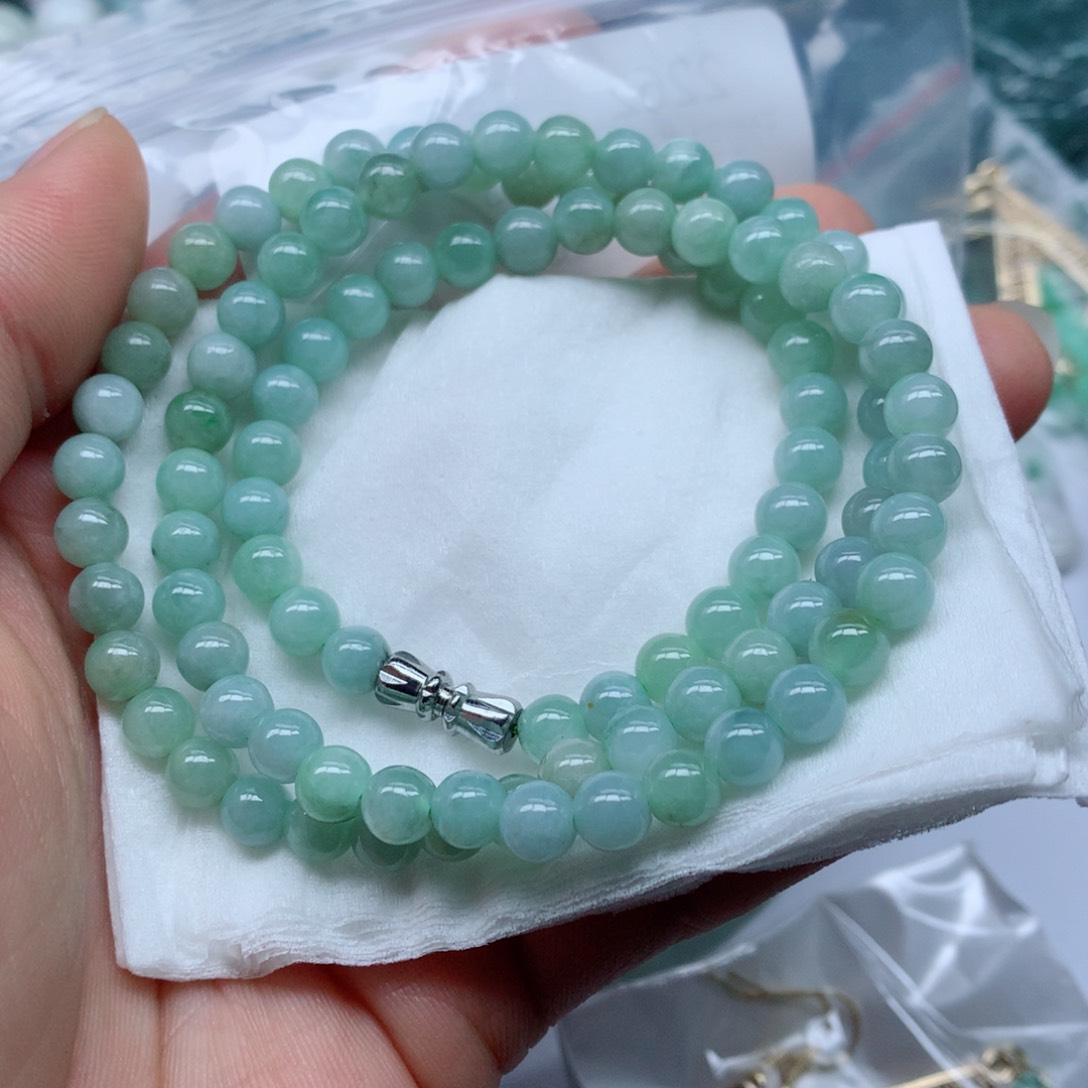 翡翠颈饰未镶嵌翡翠