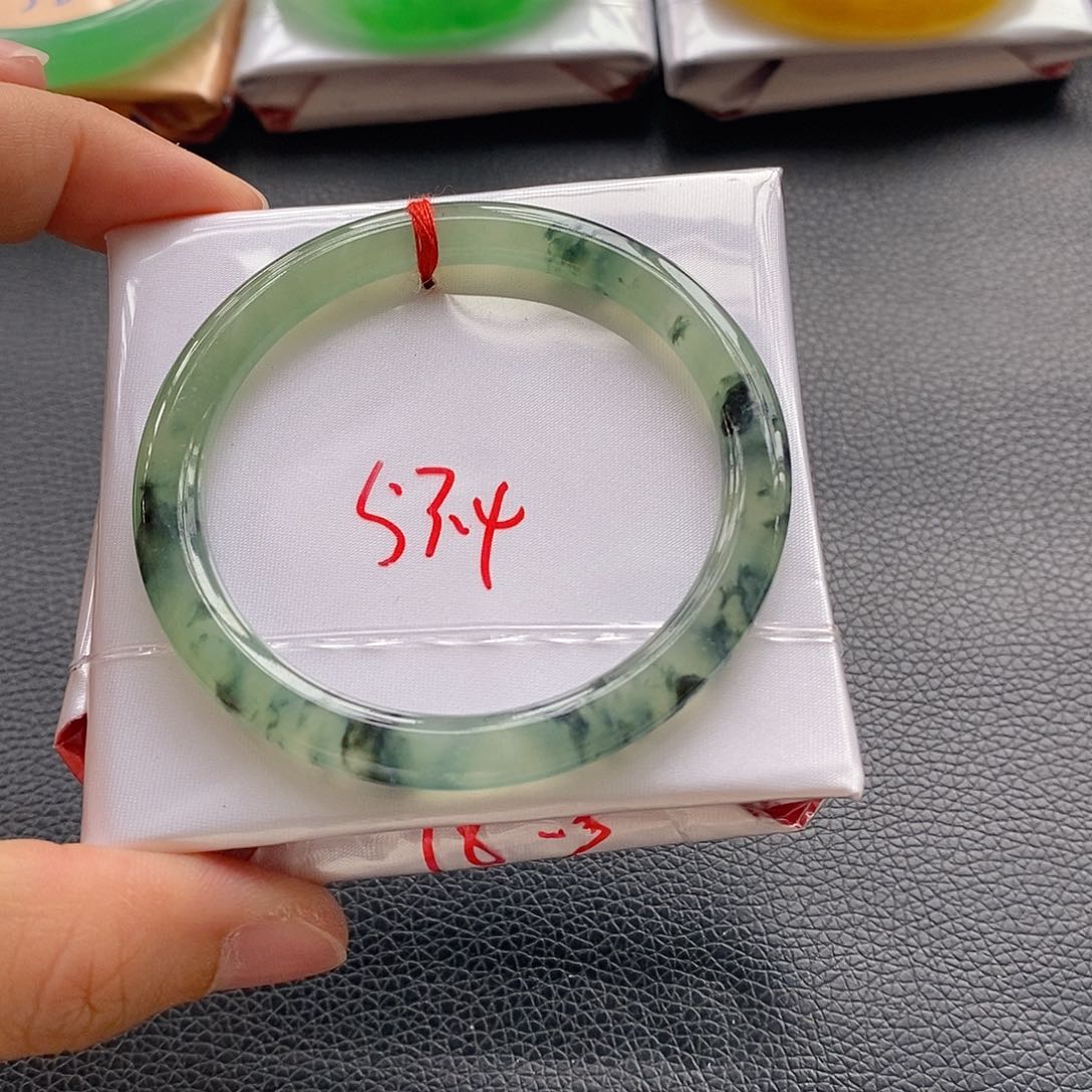 翡翠未镶嵌手镯8号