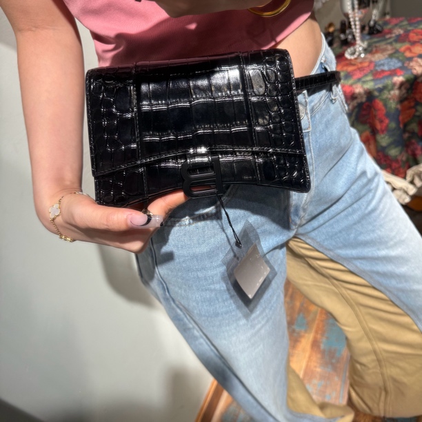 95新 Balenciaga/巴黎世家 全黑色鳄压纹沙漏腰包