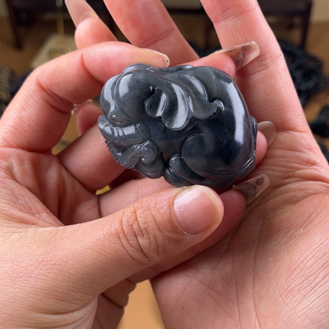 和田玉颈饰未镶嵌米****?