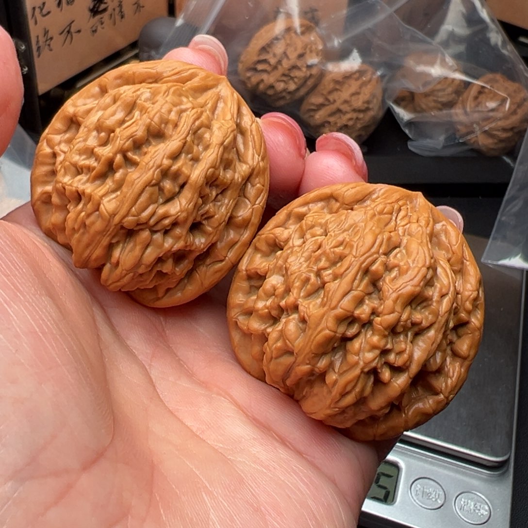 文玩核桃把件虎头王41.5 