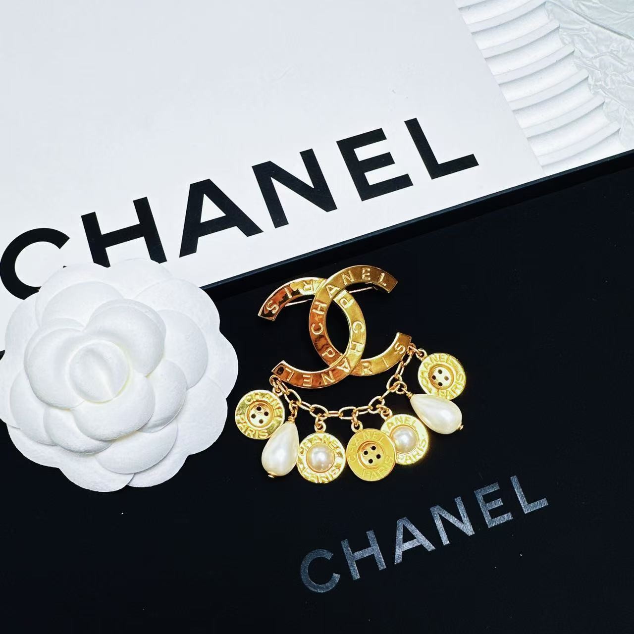 95新 Chanel/香奈儿 柚礼中古/香奈儿20纽扣珍珠流苏胸针cc412013