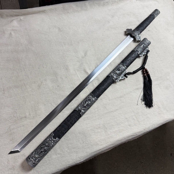 3731 龙泉昊天宝剑唐横刀高锰钢包皮鞘未开刃