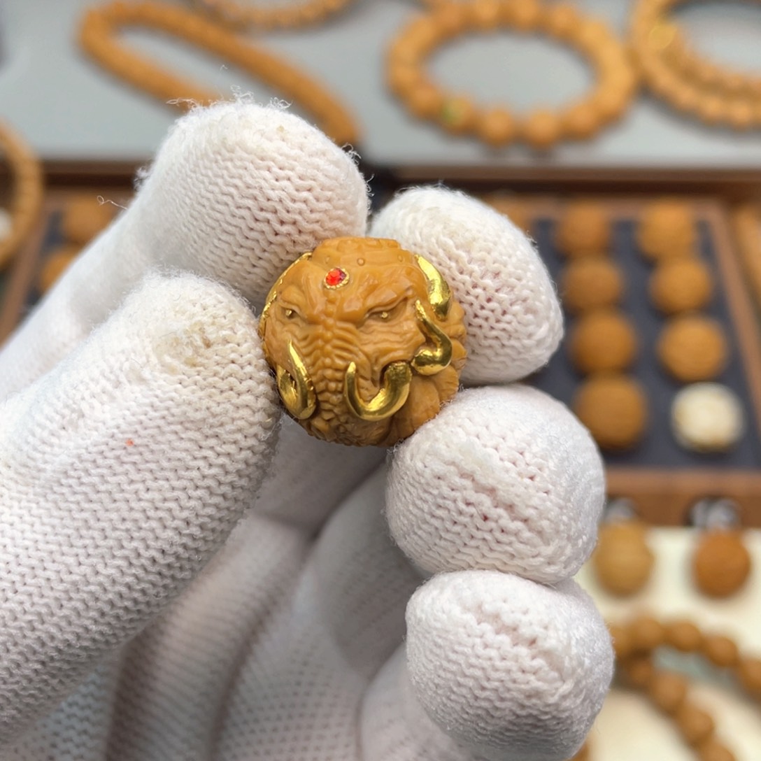 猴头核桃吊坠金六牙象神